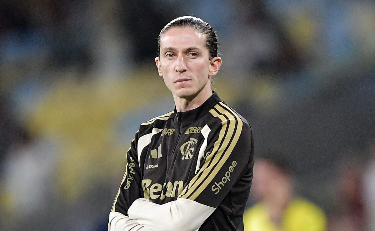 Filipe Luís gosta de Marcos Leonardo, mas Flamengo não possui negociações com o centroavante