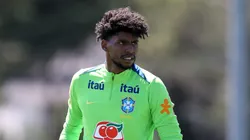 Hugo Souza goleiro da Seleção Brasileira durante treino na Granja Comary. Foto: Marlon Costa/AGIF