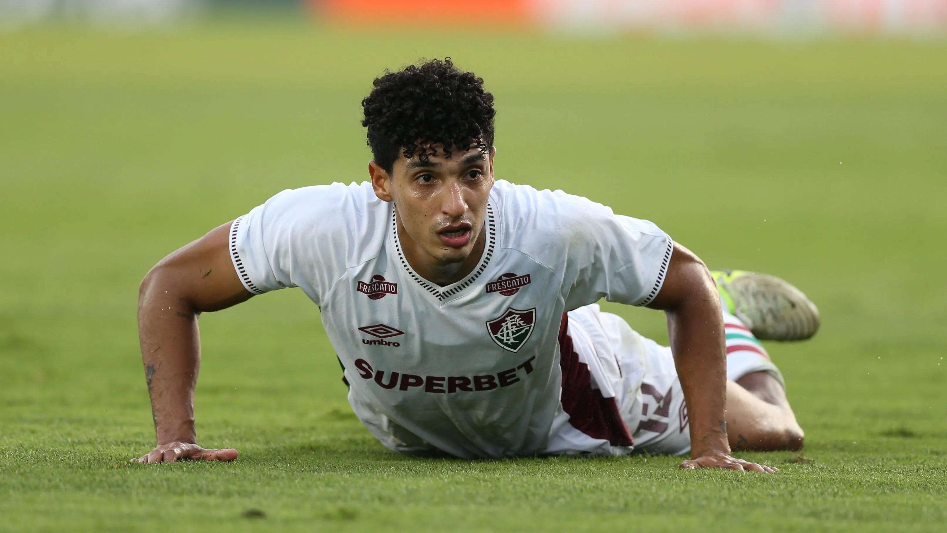 Fuentes em campo pelo Tricolor. Foto: Marlon Costa/AGIF