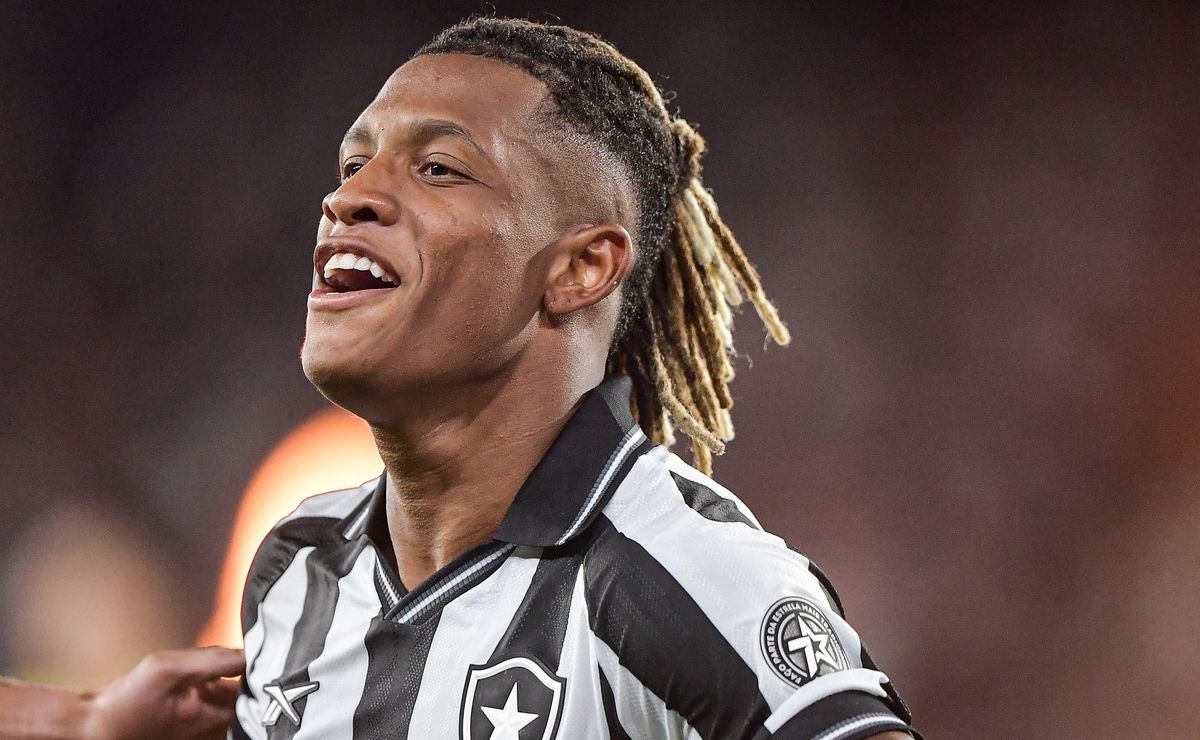 Danilo vive fase artilheira no Botafogo e bate recorde pessoal no Brasileirão