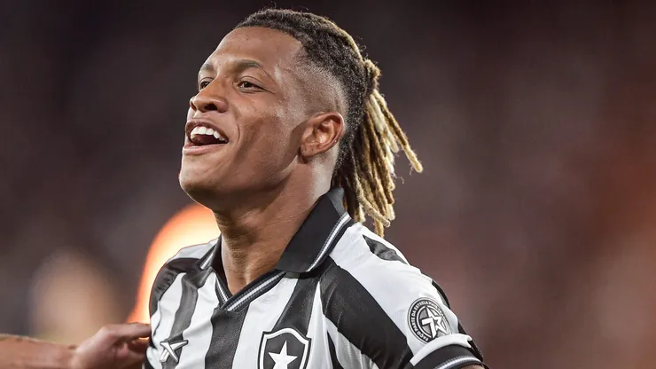 Danilo jogador do Botafogo durante partida contra o Cruzeiro no estadio Engenhao pelo campeonato Brasileiro A 2026. Foto: Thiago Ribeiro/AGIF