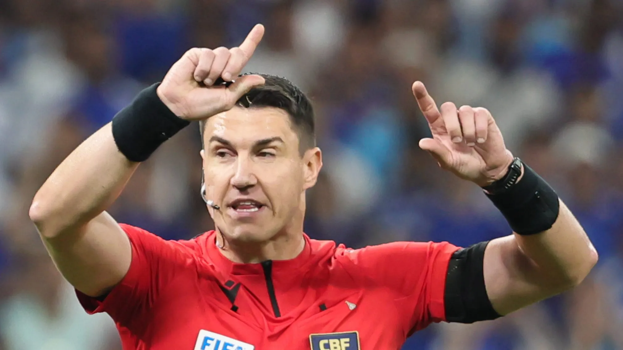 Rafael Rodrigo Klein apita clássico entre Fluminense x Botafogo no Maracanã