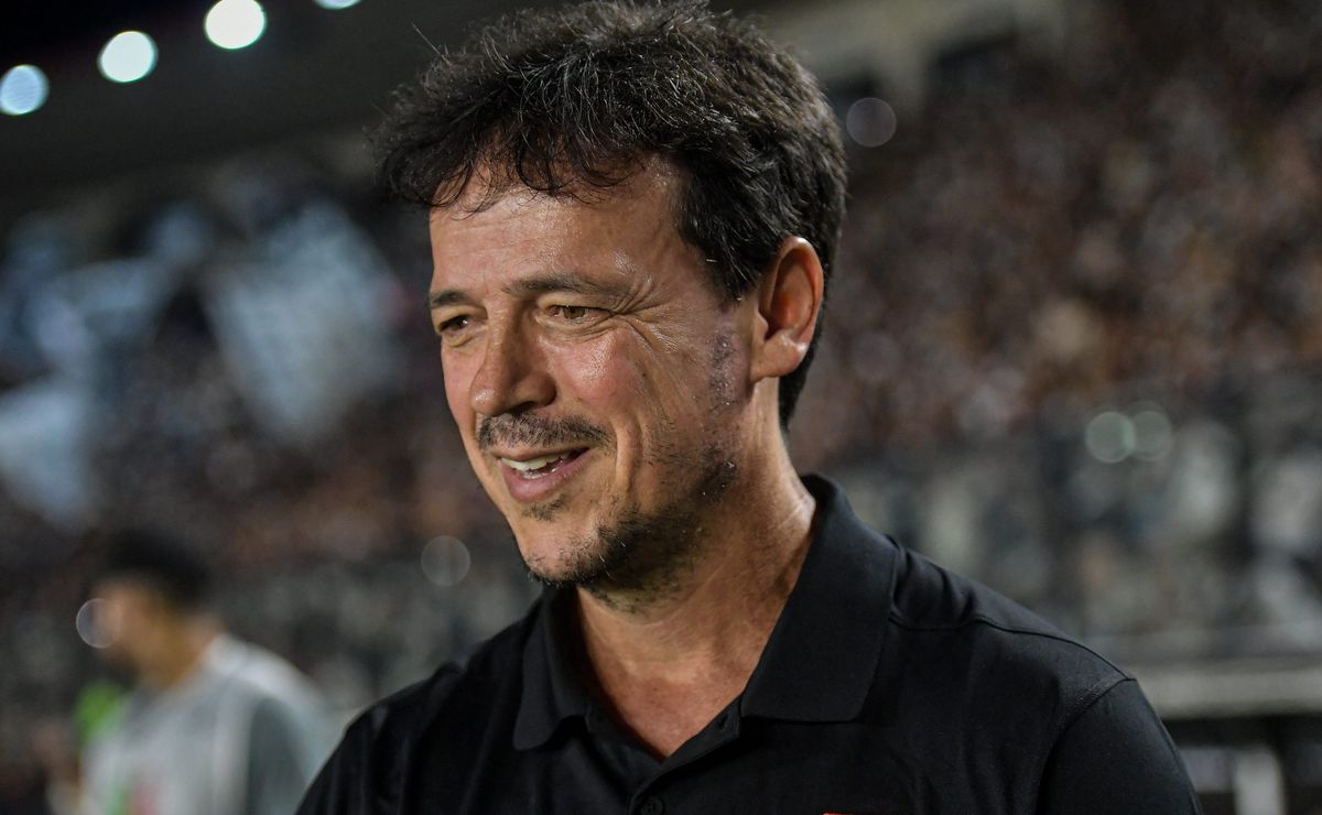 Fernando Diniz aprova, e Vasco deseja contratar mais um volante nesta janela de transferências