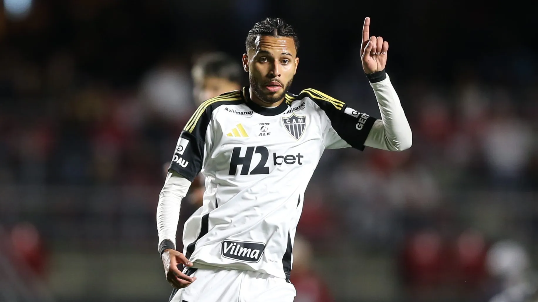 Alexsander em campo pelo Atlético-MG. Foto: Marlon Costa/AGIF