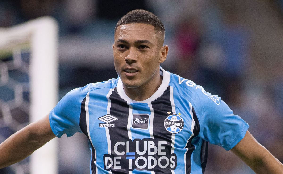 Inteligência Artificial prevê gol de Carlos Vinícius, mas Grêmio perdendo para o São Paulo