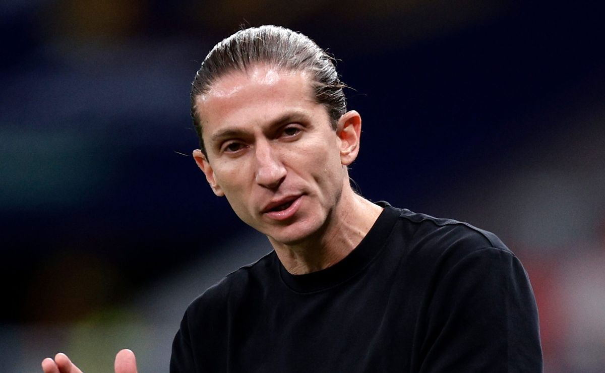 Flamengo ganha cinco reforços de peso e Filipe Luís muda cenário para duelo contra o Vitória