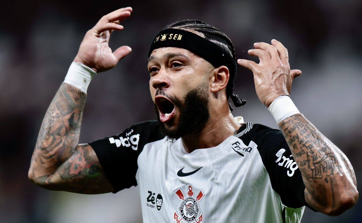 Memphis Depay manda recado sobre lance de Andreas Pereira no pênalti após Corinthians x Palmeiras