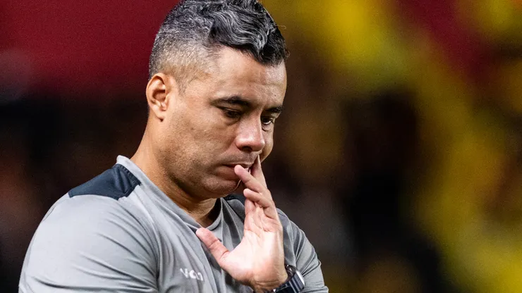 Jair Ventura tem desfalques importantes para enfrentar o Flamengo - Foto: Rafael Vieira/AGIF