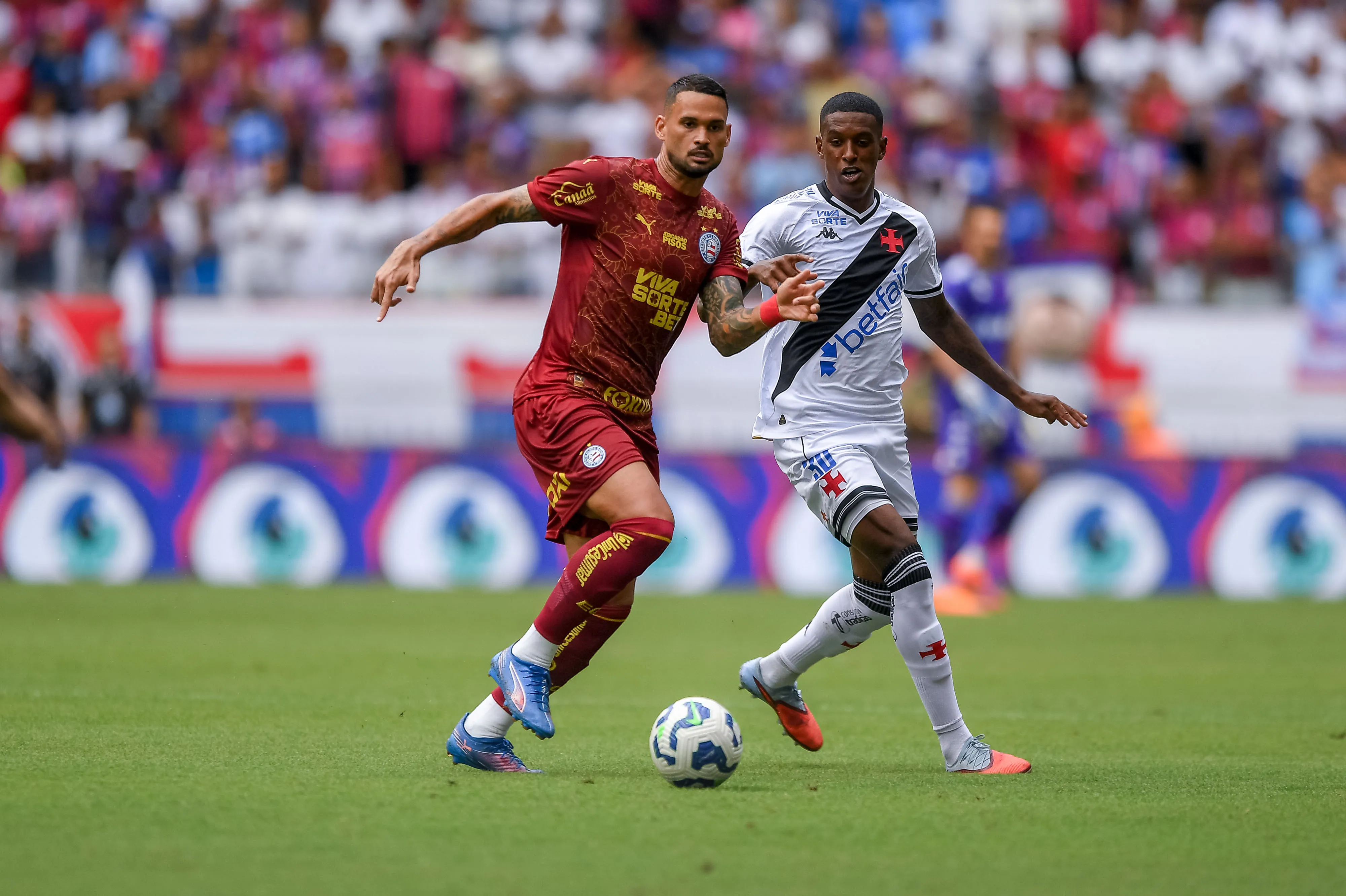 Último duelo entre as equipes aconteceu em Salvador e o Bahia levou a melhor. Foto: Jhony Pinho/AGIF