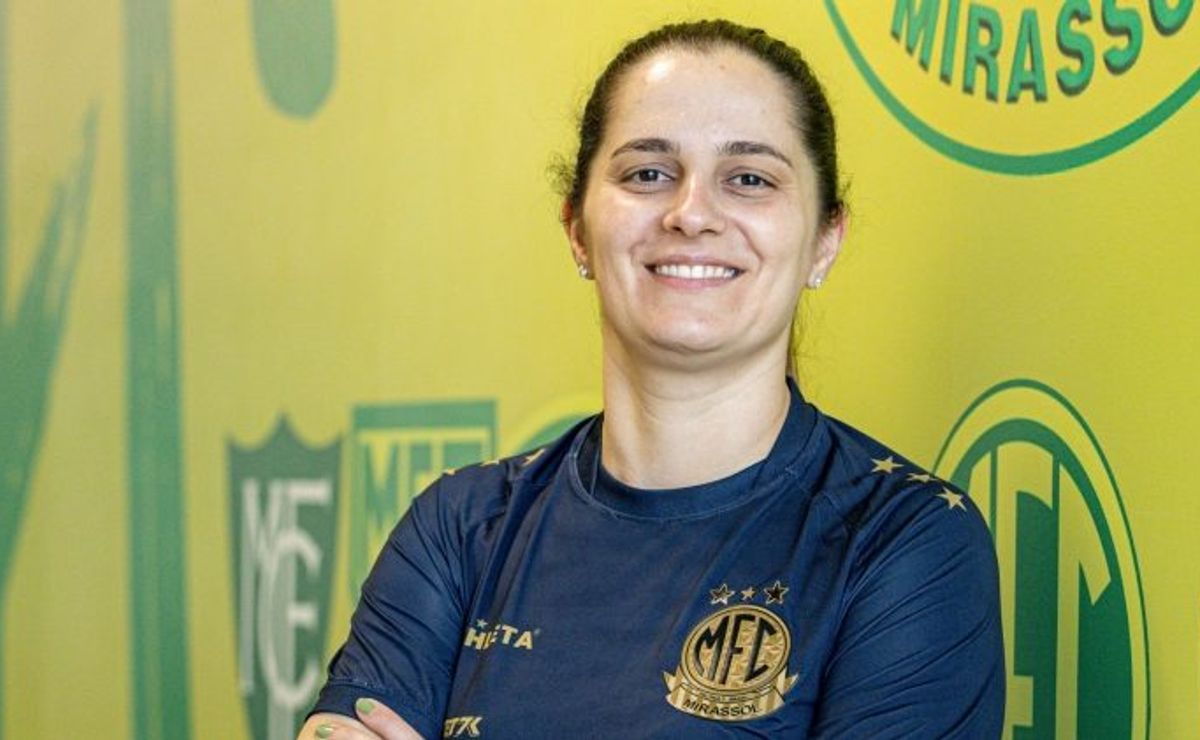 Mirassol anuncia a contratação da treinadora Carine Bosetti para o time de futebol feminino