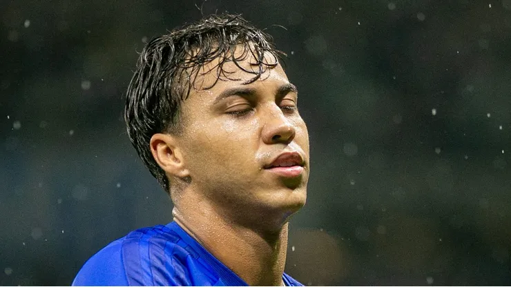 Kaio Jorge jogador do Cruzeiro comemora seu gol durante partida contra o America-MG no estadio Mineirao