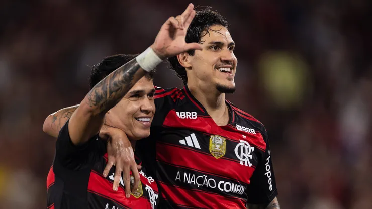 Pedro anotou hat-trick em goleada de 8 a 0 contra o Vitória no ano passado