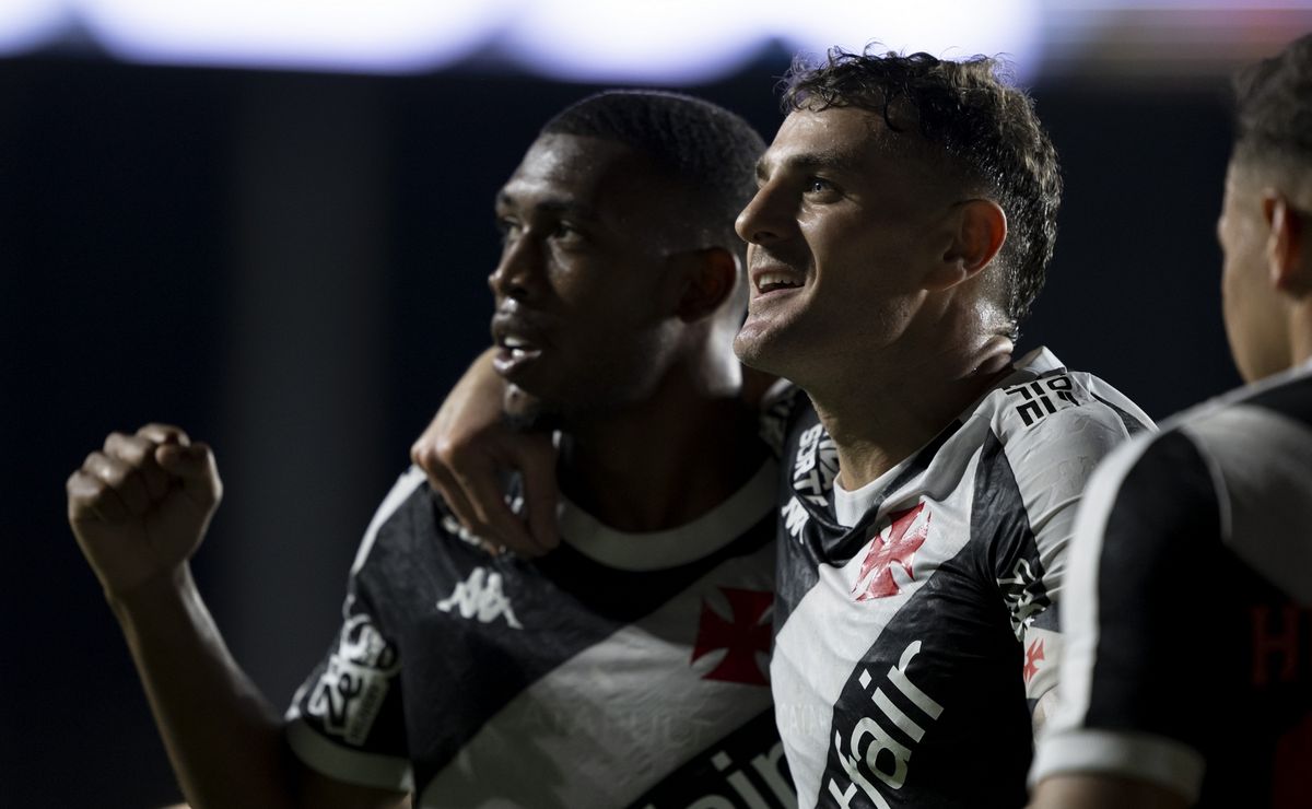 Vasco tem Rayan, Vegetti, Victor Luís e +12 jogadores em barca de saídas do início da temporada