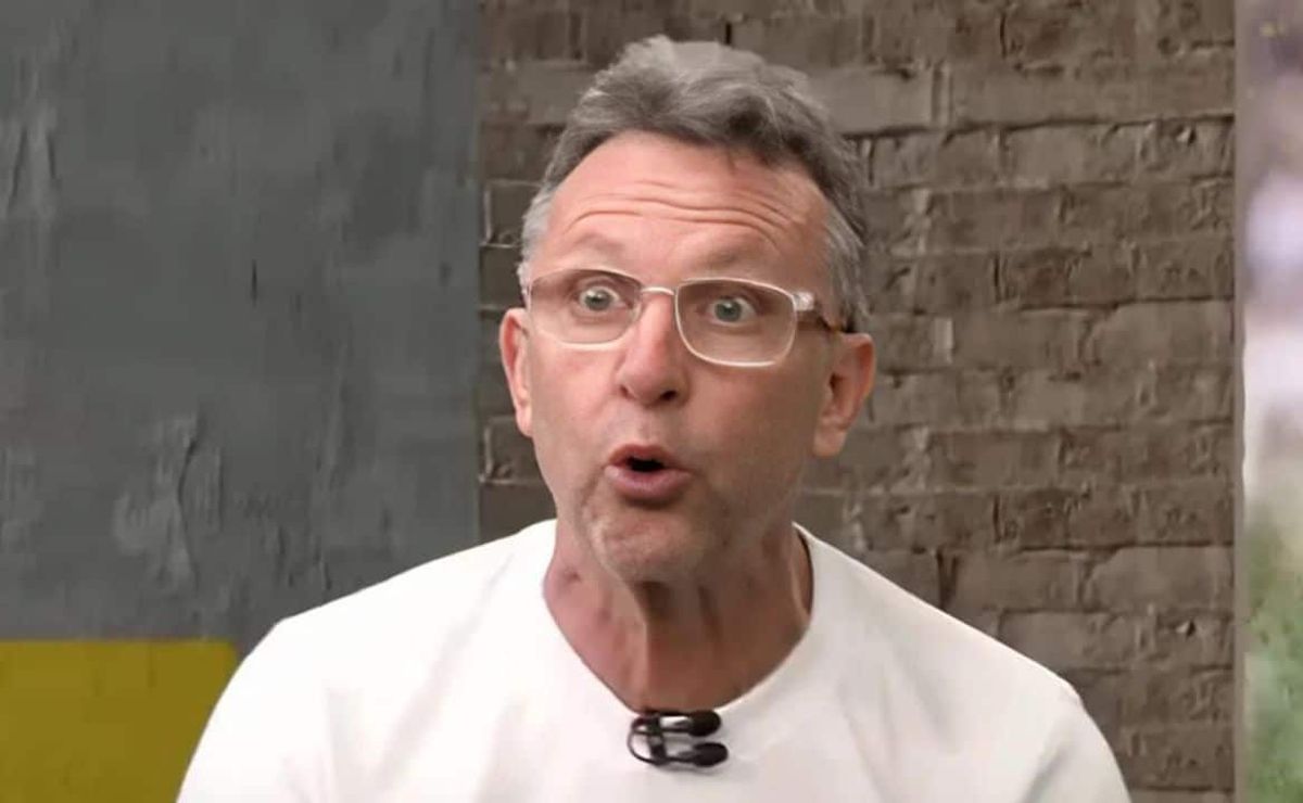 Craque Neto desabafa após chute na bandeira de Flaco López no Dérbi e defende atacante do Palmeiras