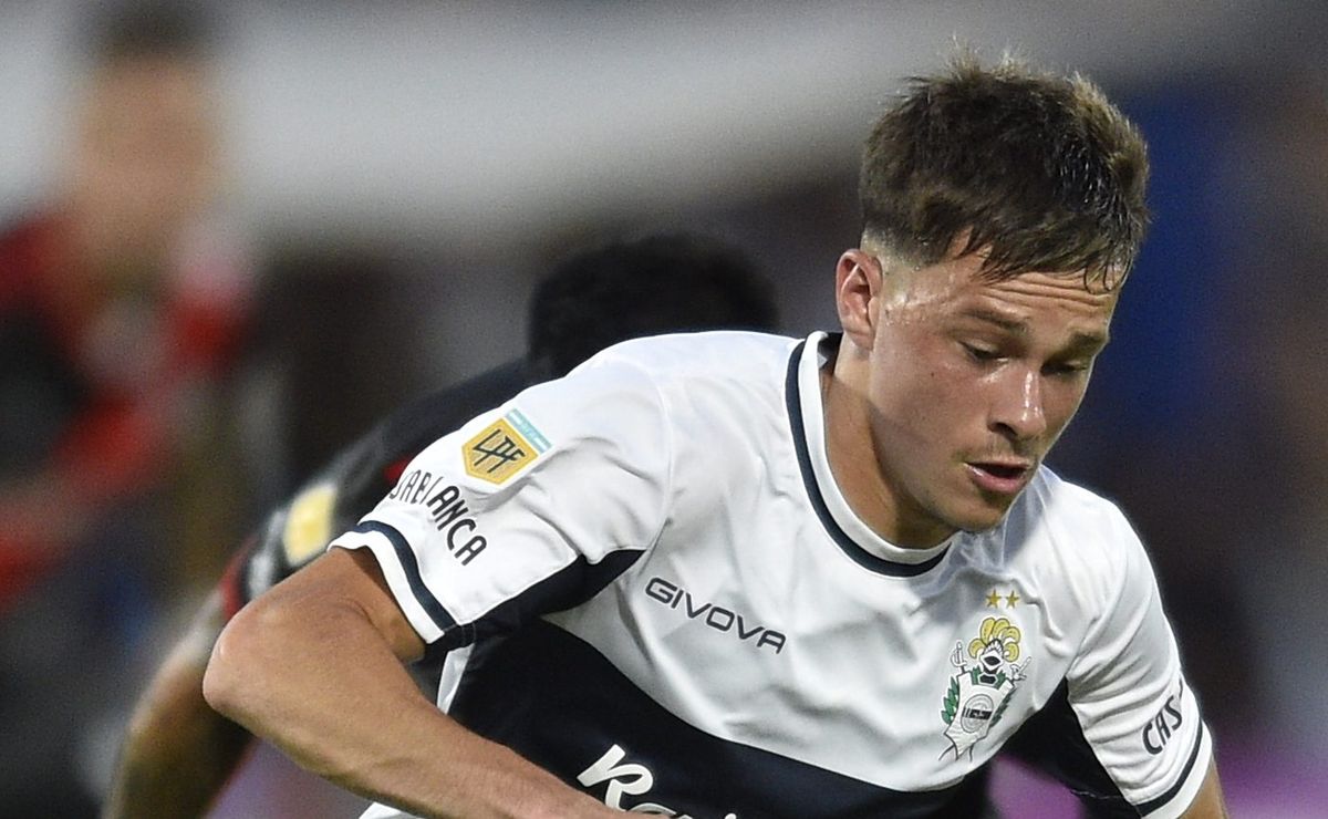 Santos decide contratar mais um atacante após Moisés e negocia com Matías Abaldo, do Independiente