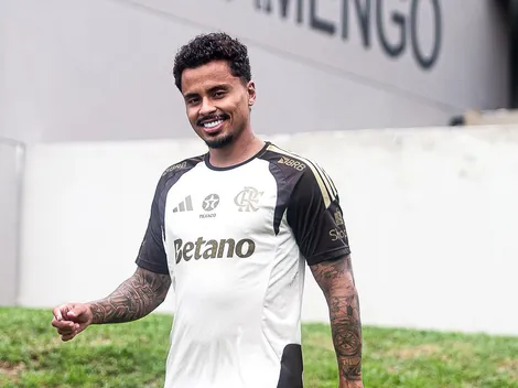 Allan chega ao Corinthians e fará exames em São Paulo