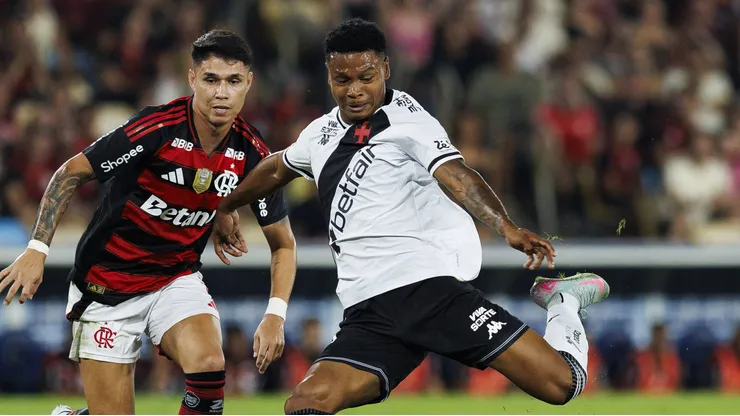 Matheus França não deslanchou em São Januário e pode retornar antes da hora ao Crystal Palace