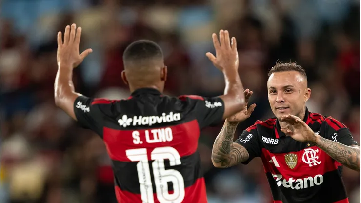 Cebolinha e Lino disputam vaga no ataque.