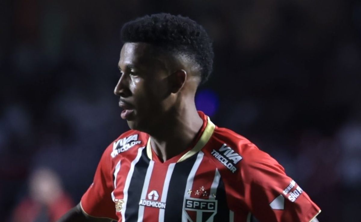 Flamengo topa liberar atacante para contratar Marco Antônio e pode envolver Luiz Araújo em negócio