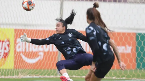 Lelê com as Brabas. Foto: Celio Messias/Ag. Paulistão
