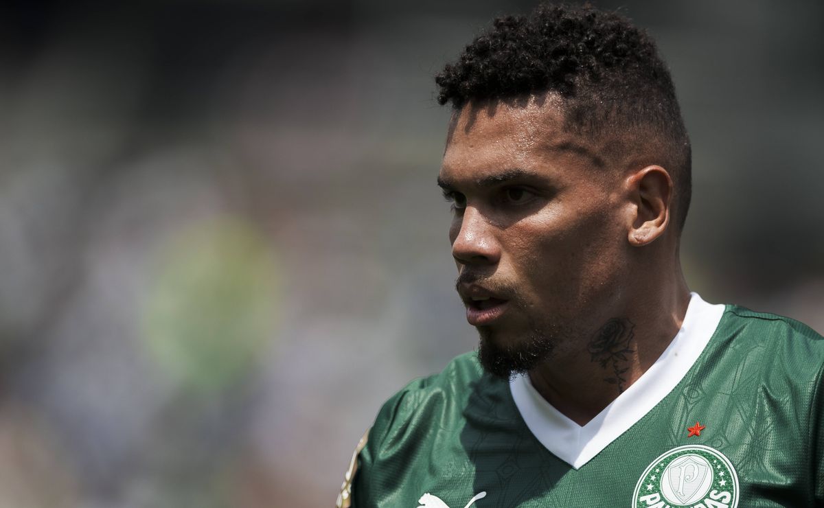 Empresário de Paulinho confirma março e volta de Paulinho no Palmeiras deve ocorrer contra o Vasco