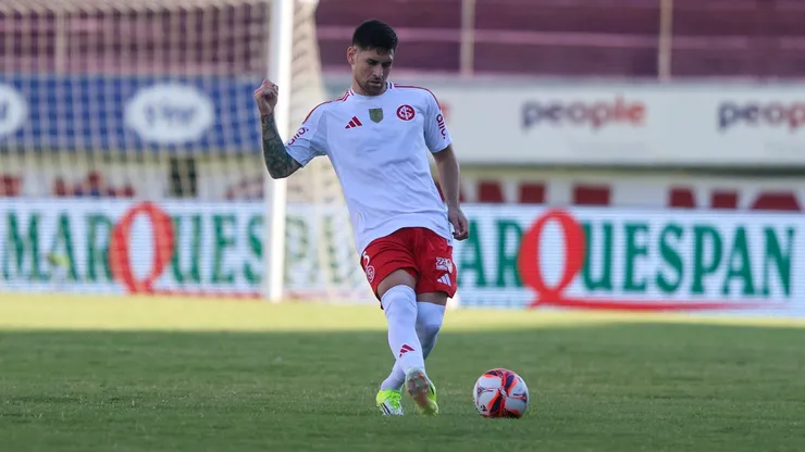 Rodrigo Villagra, volante do Inter em partida pelo campeonato gaúcho (Foto: Ricardo Duarte / Internacional)