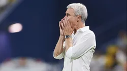 Luís Castro, técnico do Al-Nassr em partida pelo campeonato árabe (Foto: Adam Nurkiewicz/Getty Images)