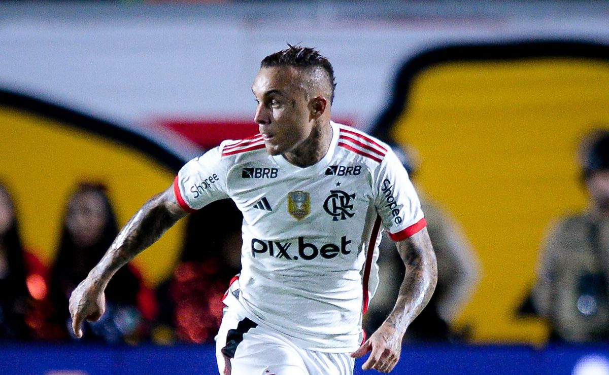 Everton Cebolinha brilha na vitória do Flamengo sobre o Vitória, na abertura da 3ª rodada