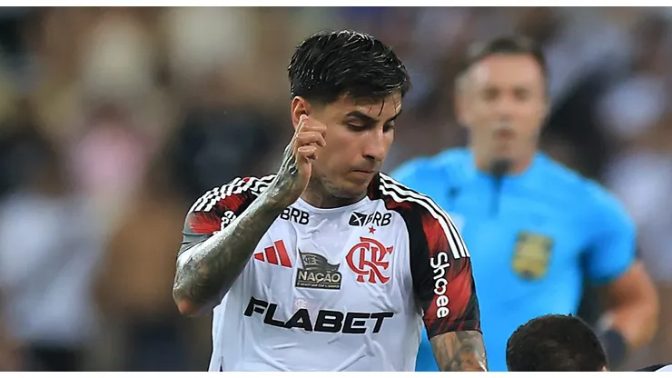 Pulgar, volante do Flamengo em partida pelo campeonato brasileiro (Foto: Buda Mendes/Getty Images)