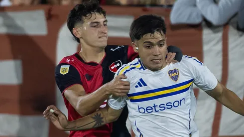 Tomás Pérez (à esquerda) ganhando grande destaque no Newell's, da Argentina.
