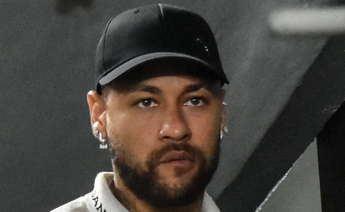 Neymar ‘anuncia” nova contratação do Santos e Moisés é flagrado durante treino no CT Rei Pelé