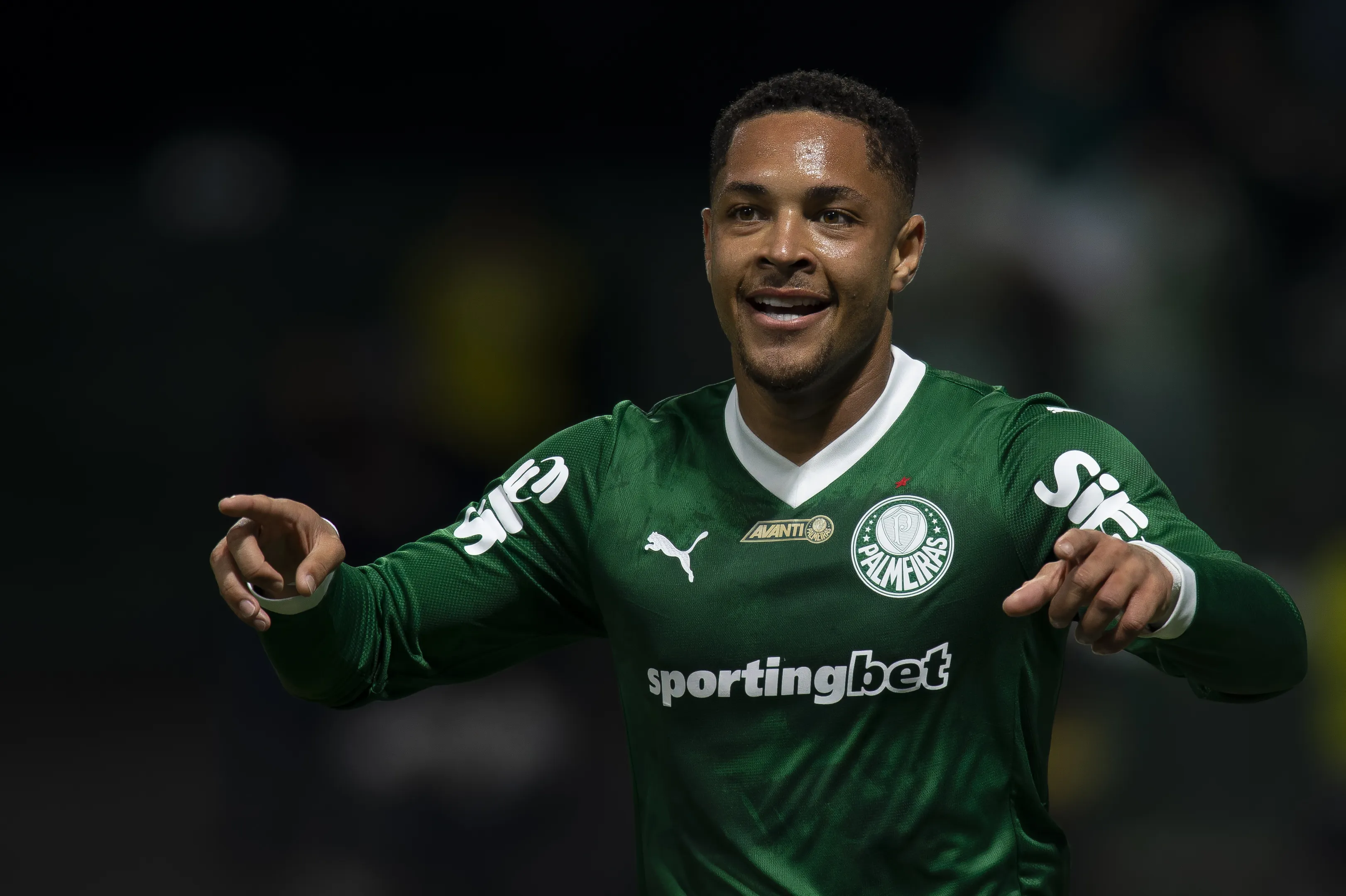 Vitor Roque marcou um hat-trick na última partida contra o Inter. Foto: Anderson Romão/AGIF