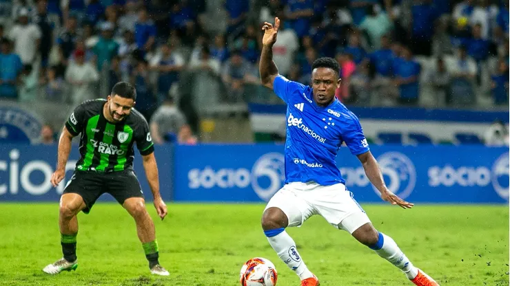 MG - BELO HORIZONTE - 08/02/2026 - MINEIRO 2026, CRUZEIRO X AMERICA-MG - Sinisterra jogador do Cruzeiro durante partida contra o America-MG no estadio Mineirao pelo campeonato Mineiro 2026. Foto: Fernando Moreno/AGIF