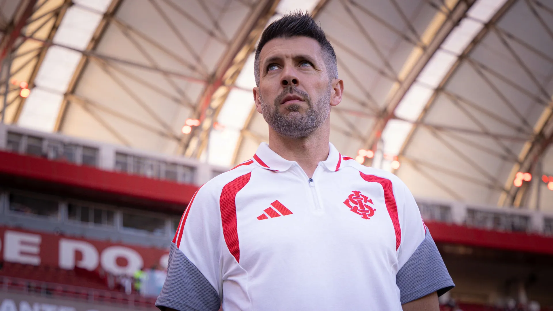 Paulo Pezzolano aguarda por reforços no Internacional – Foto: Maxi Franzoi/AGIF