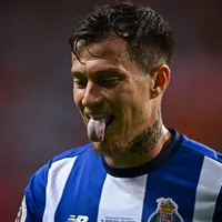 Alvo de Internacional e Corinthians, Otávio irá permanecer no futebol árabe