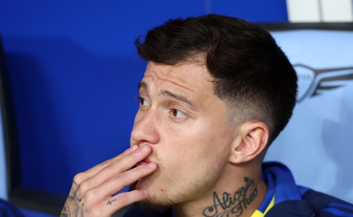 Otávio no Corinthians ganha força nas redes sociais, mas meia vai permanecer na Arábia Saudita