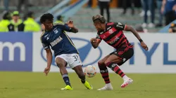 Jhoan Hernández em partida contra o Flamengo pela Libertadores de 2024. (Photo by Andres Rot/Getty Images)