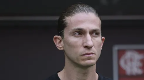 Filipe Luís em campo durante jogo do Fla.
