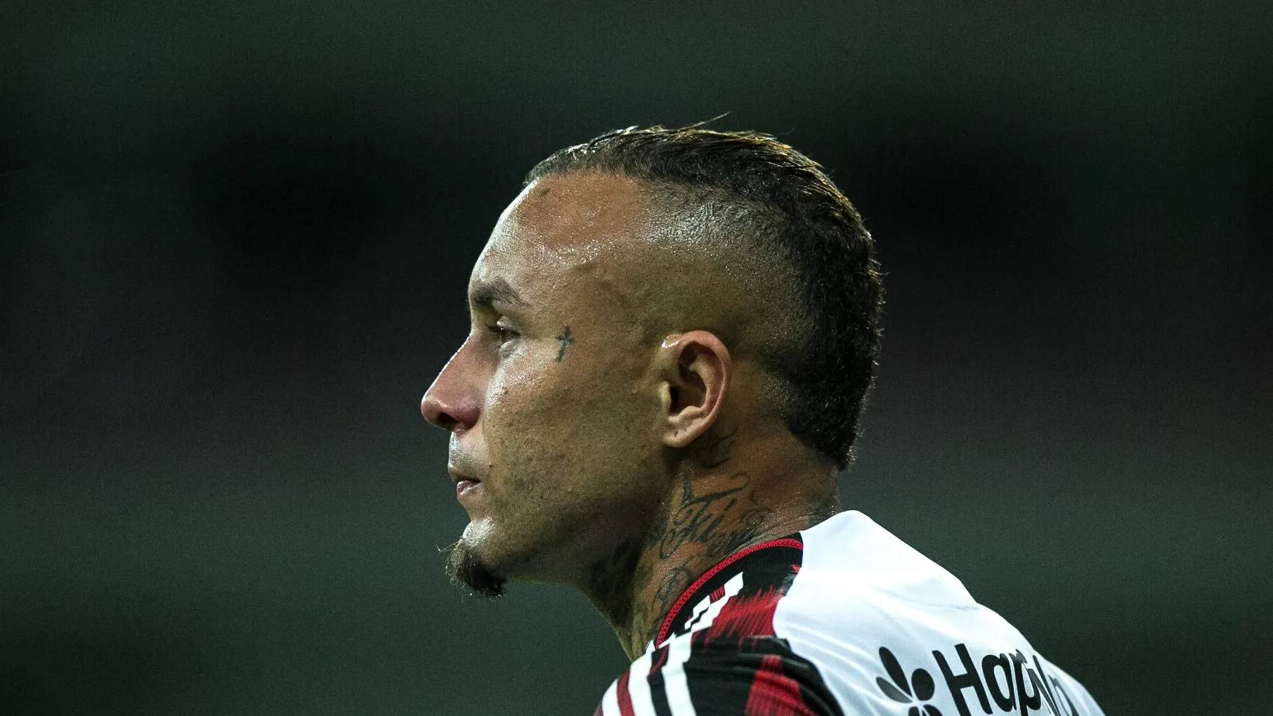 Foto: Marlon Costa/AGIF – Filipe Luís conta com Cebolinha no Fla até o fim do ano.