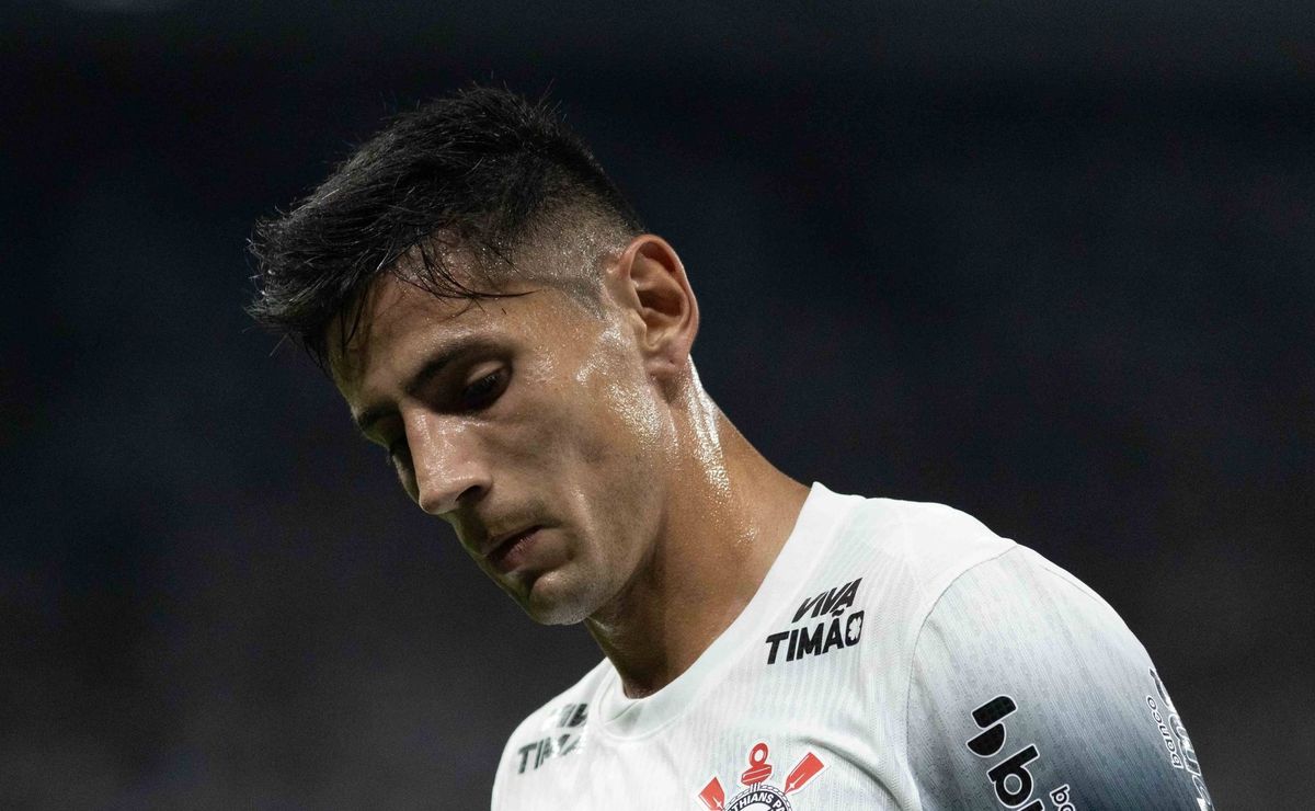 Corinthians encerra novela e oficializa renovação com Angileri até dezembro