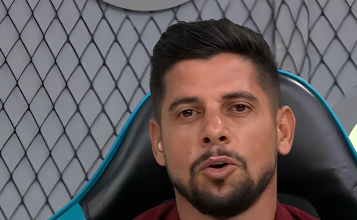 Cicinho faz previsão para São Paulo x Grêmio e crava ao vivo vitória do Tricolor Paulista