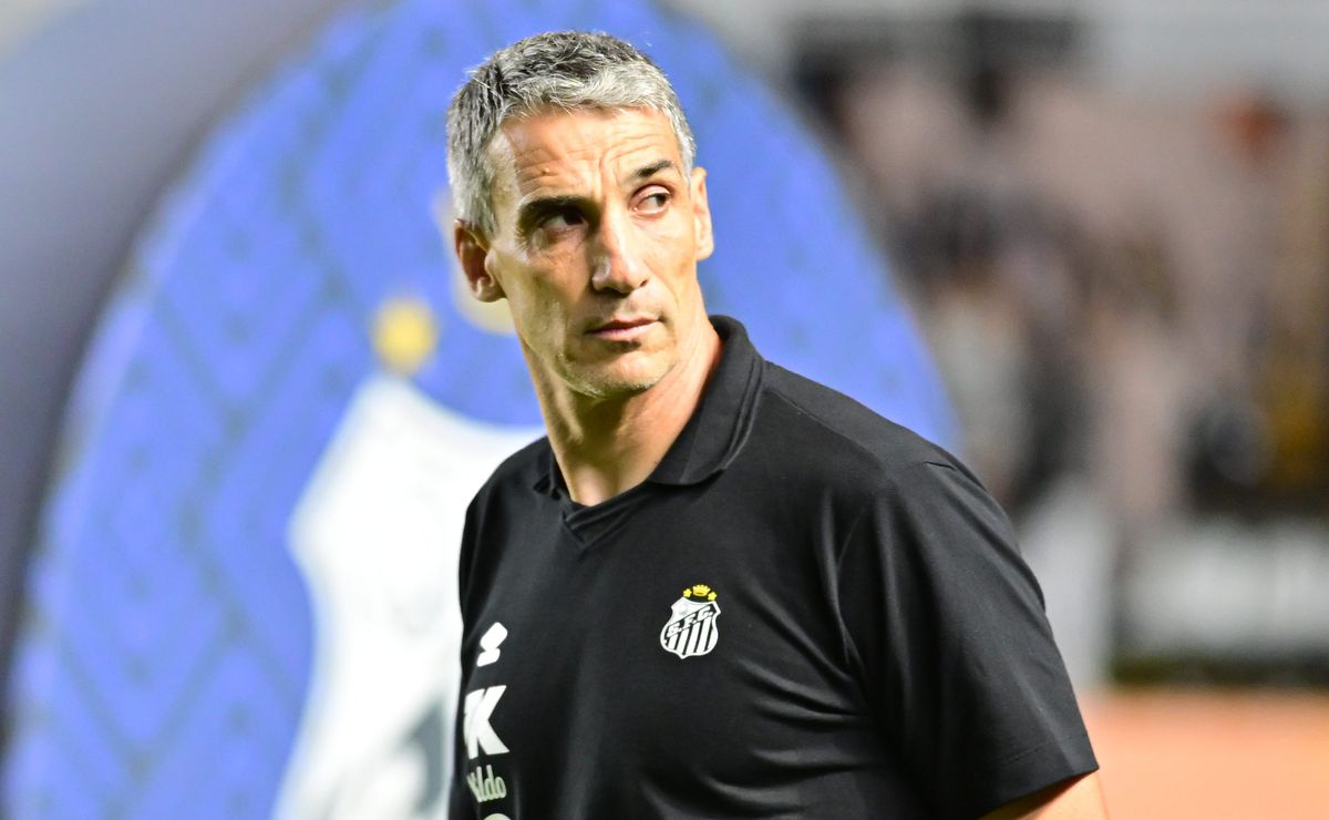 Santos enfrenta o Athletico-PR pelo Brasileirão e leva vantagem nos últimos cinco jogos disputados