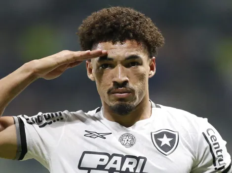 Fluminense tenta contratar zagueiro Adryelson