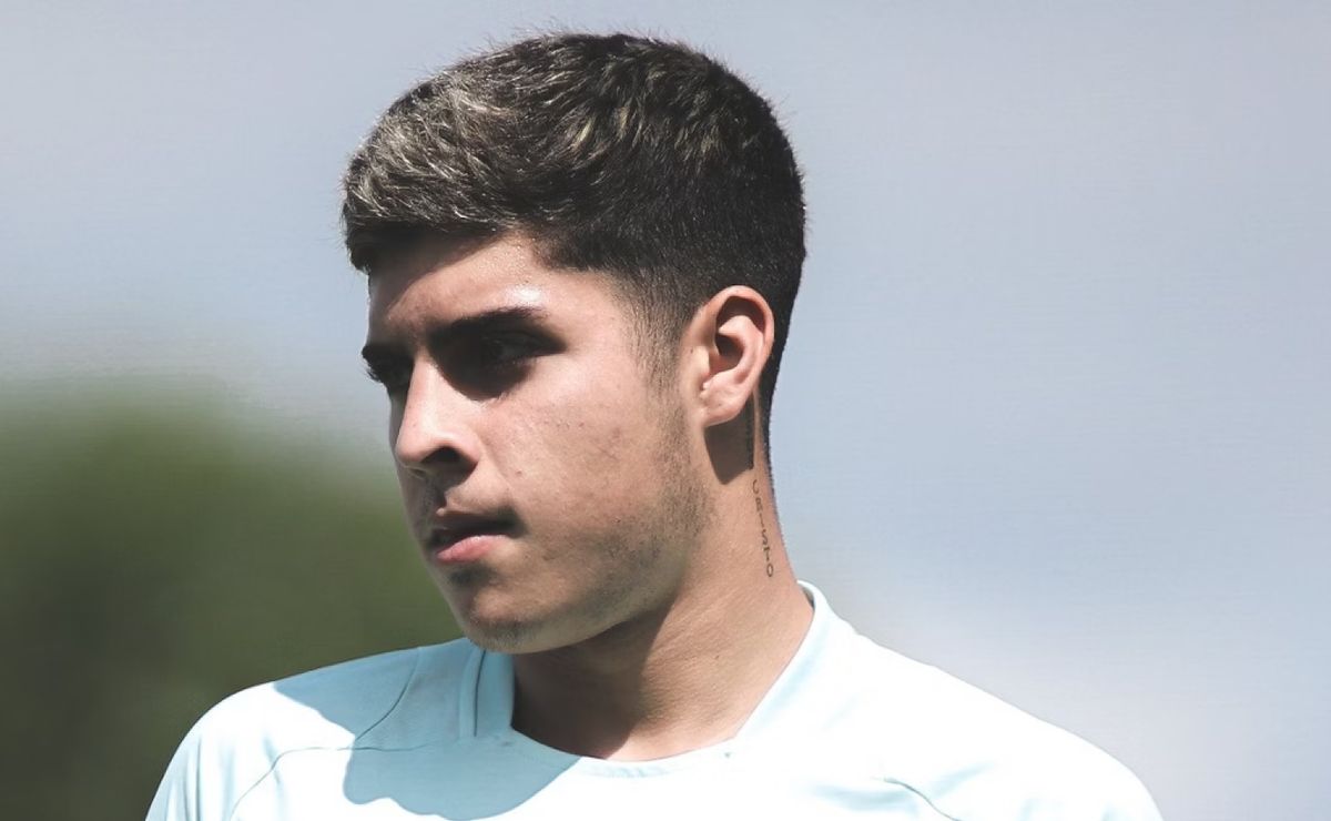 Baptistella, ex-Cruzeiro, já causa em estreia no Metalist-UCR com 1º gol na Europa e viraliza na web