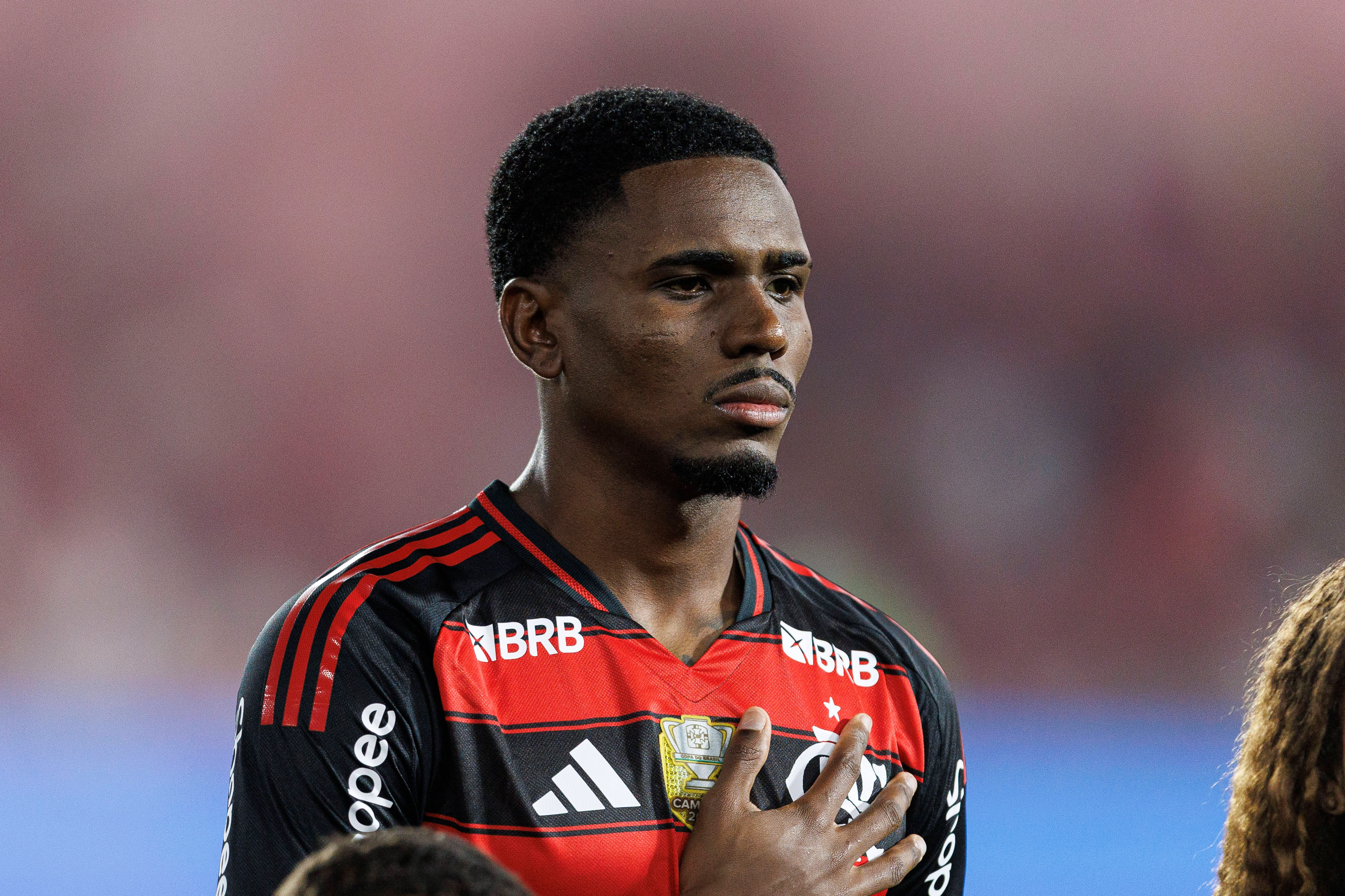 Volante Evertton Araújo tem confiança no Flamengo e terá conversa para renovar seu contrato – Foto: IMAGO /&nbsp;justpictures.ch