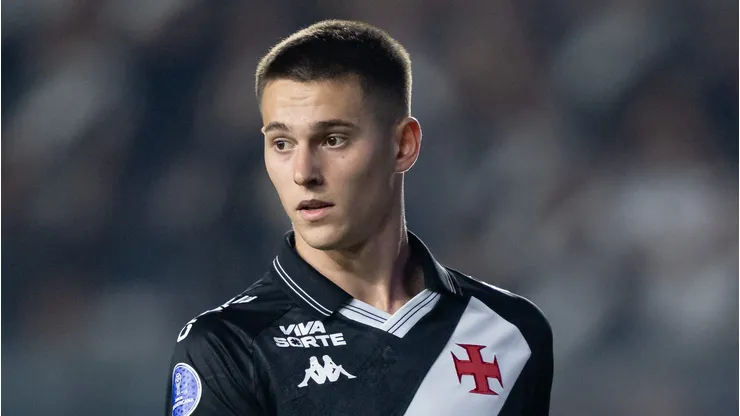 Estrella jogador do Vasco durante partida contra o Independiente del Valle no estadio Sao Januario pelo campeonato Copa Sul-americana 2025. Foto: Jorge Rodrigues/AGIF