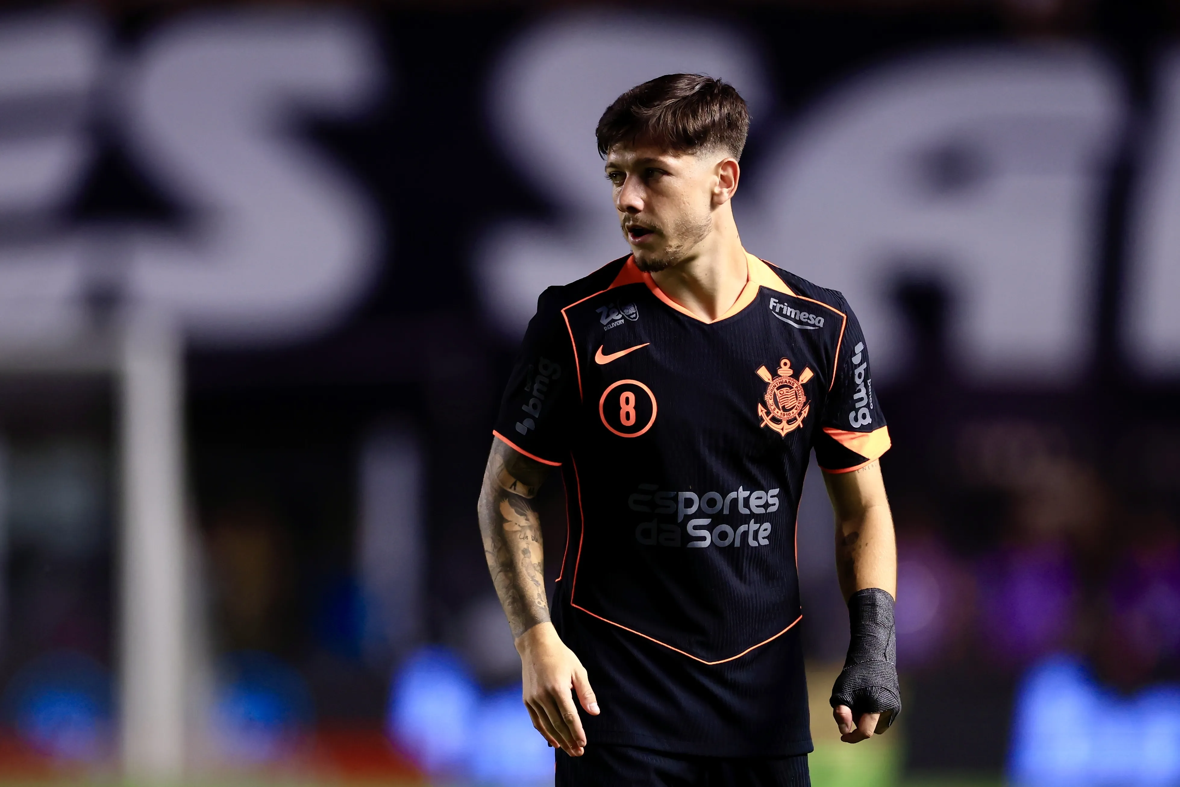 Rodrigo Garro jogador do Corinthians durante partida contra o Santos no estadio Vila Belmiro pelo campeonato Paulista 2026. Foto: Marcello Zambrana/AGIF