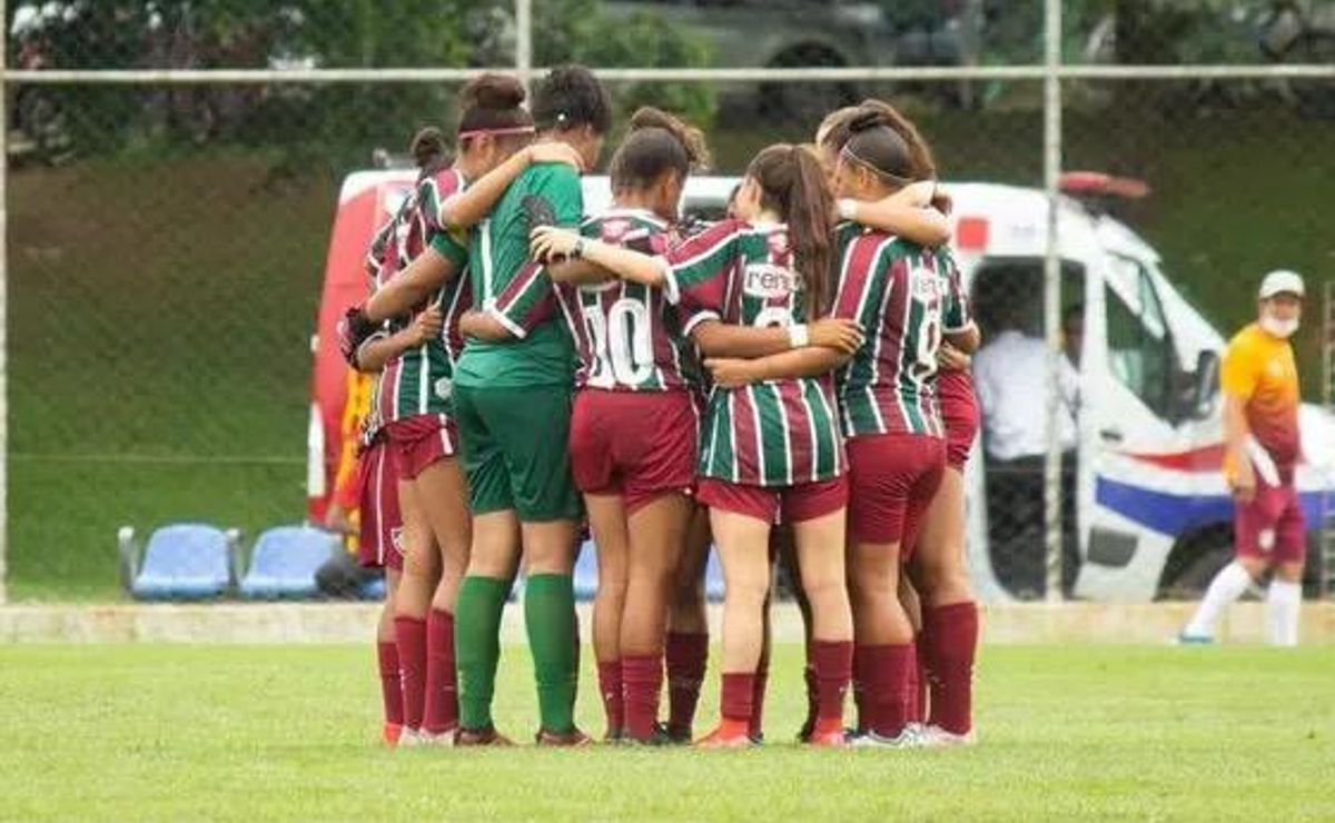 Fluminense profissionaliza elenco feminino, muda centro de treinos e inaugura nova fase em 2026