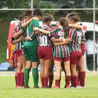 Fluminense profissionaliza atletas e fortalece projeto no futebol feminino
