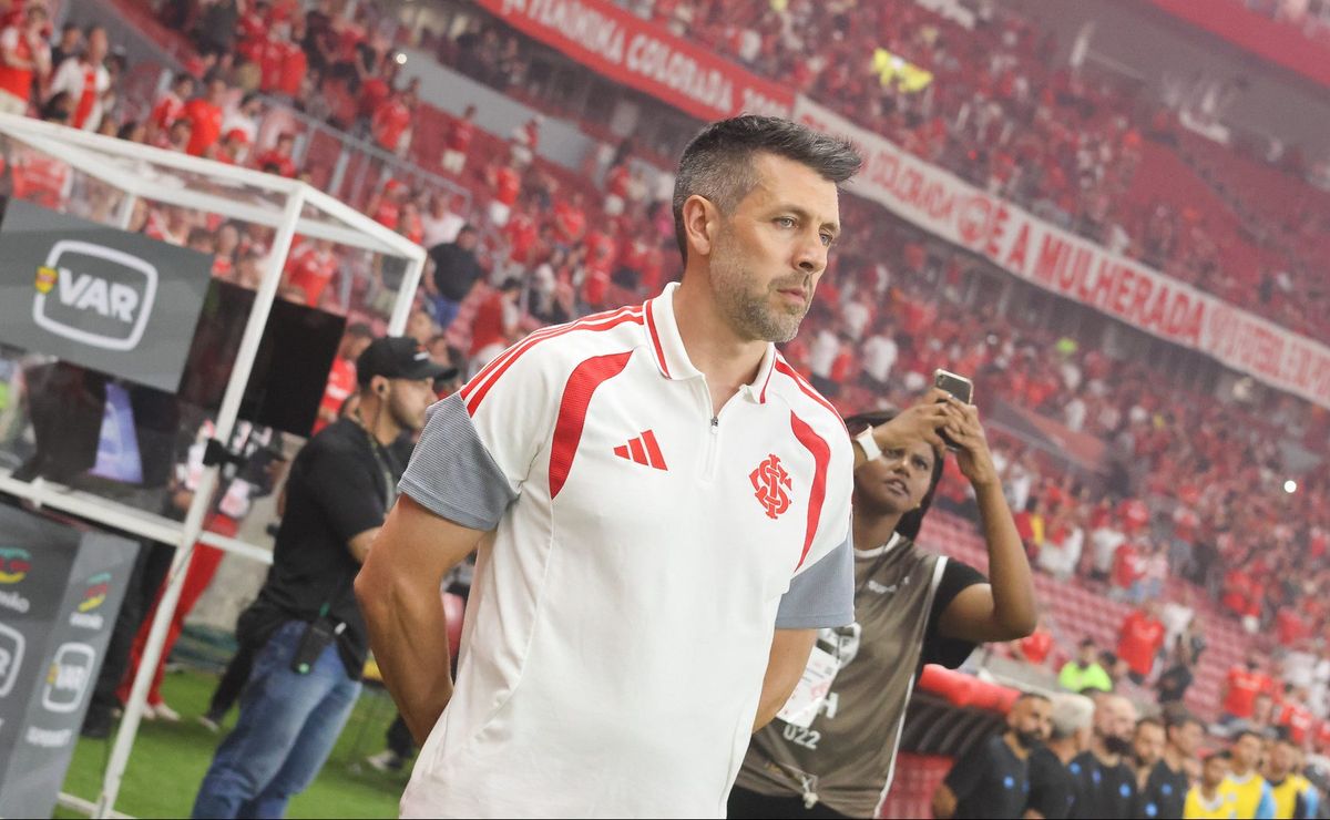 Paulo Pezzolano dá aval e Inter prepara saída de quatro jogadores do elenco